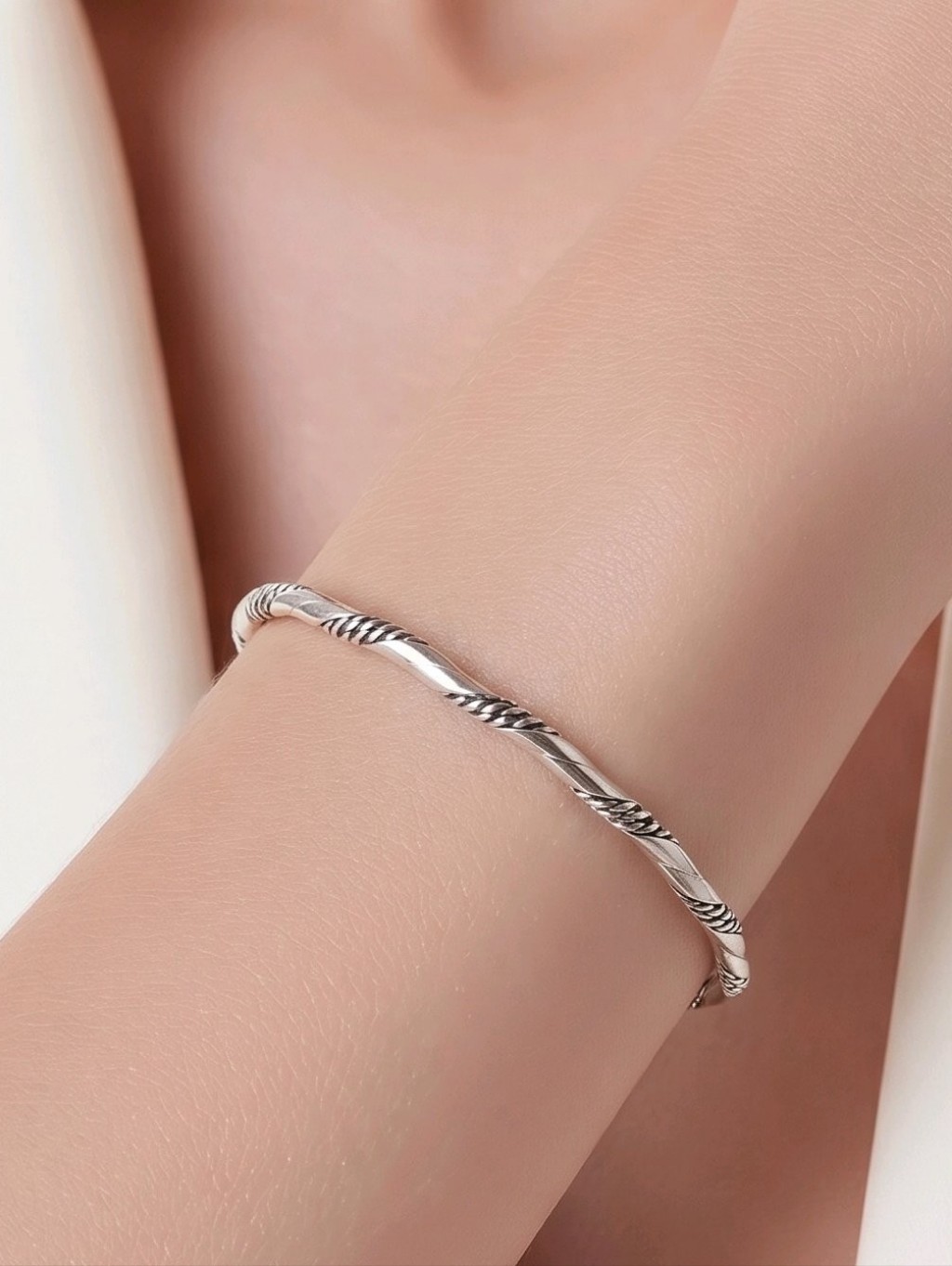 925 Silver Twisted Bangle Bracelet